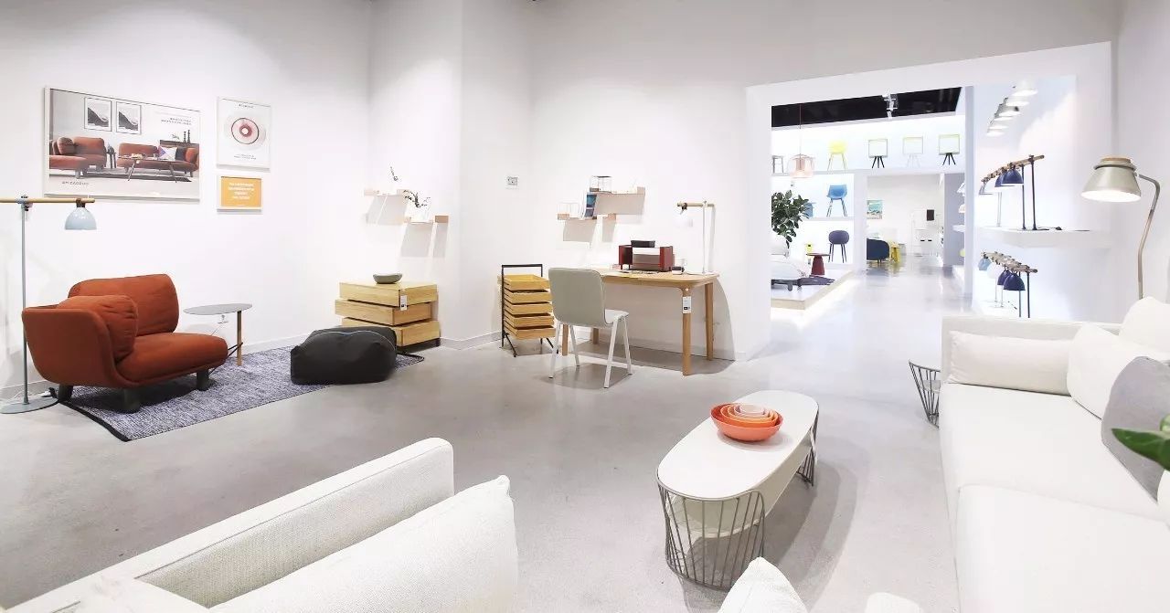 跨界新玩法 當家居店COS宜家，食堂變身潮流據(jù)點